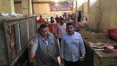 رئيس باب الشعرية يقود حملة إشغالات بـ شارع باب البحر 