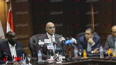 صور.. وزير الرياضة يلتقي رئيس اتحاد اليد والمدير الفني الجديد للفراعنة