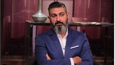ياسر جلال يقدم تعازيه فى وفاة الفنان محمد شرف 