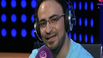 أحمد يونس ناعيا الفنان محمد شرف: مبدع وعنده حضور