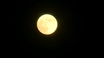 بث مباشر .. بدء الخسوف الكلى للقمر  
