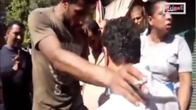 فيديو .. سائق تاكسى مجرم يحقن راكب بمخدر الفودو لسرقته