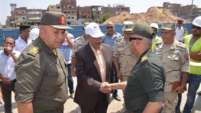 محافظ الإسماعيلية ورئيس الهيئة الهندسية للقوات المسلحة يتفقدان كوبري نفيشة