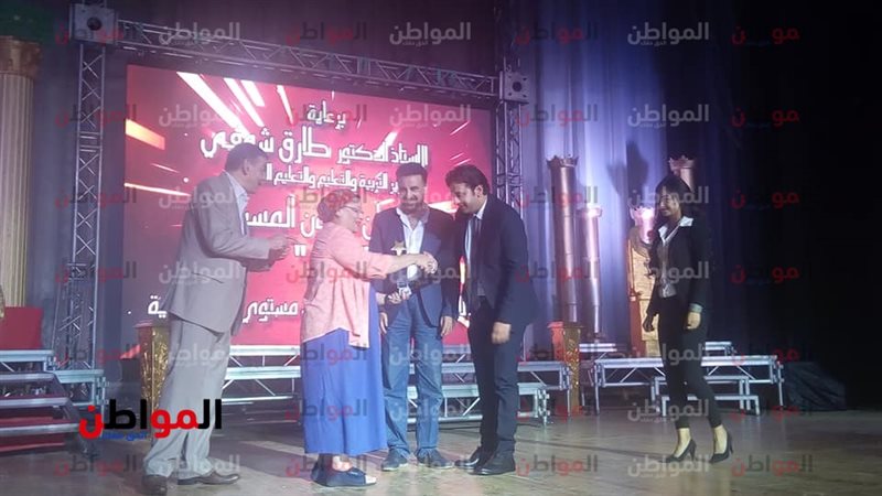 جانب من تكريم الفنانين
