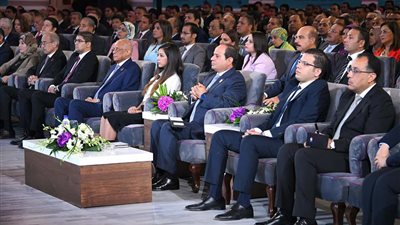 مؤتمر الشباب السادس.. الرئيس السيسي عن أفقر قرى الفيوم: 
