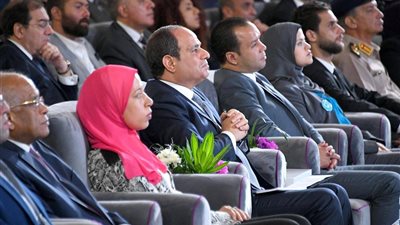 الرئيس السيسي يطلب ملفات 107 أسرة بإحدى قرى الفيوم.. والسبب ؟