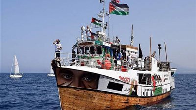 قوات الاحتلال تحتجز سفينة العودة المتجهه إلى غزة 