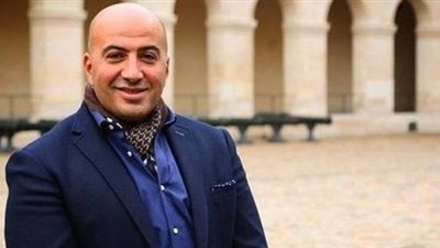 شاهد تعليق مجدي الهواري على صور عمرو دياب ودينا الشربيني الأخيرة