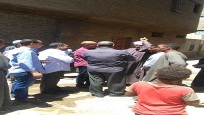 صور.. وكيل صحة قنا يجري جولة مفاجئة على الوحدة الصحية في قرية أبو مناع