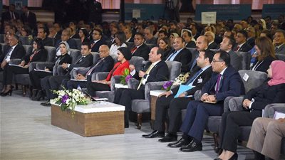 السيسي في اسأل الرئيس: محتاجين شباب يعتمد عليهم
