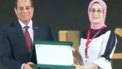 الرئيس السيسي يكرم أول أثنى ترأس اتحاد طلاب في الجامعات المصرية