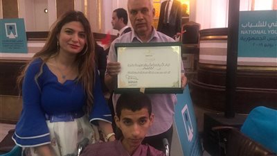 بعد تكريمه من السيسي.. الطالب محمد عمر: إعاقتي كانت دافع للنجاح