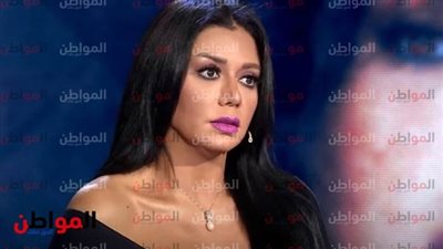 رانيا يوسف داخل كباريه برفقة سارة سلامة ومجدي كامل