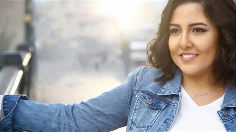 الفنانة مي كساب 