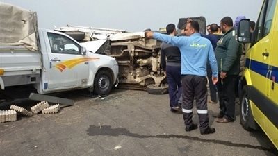 مصرع شخص وإصابة 2 آخرين بتصادم سيارتين على صحراوى بنى سويف