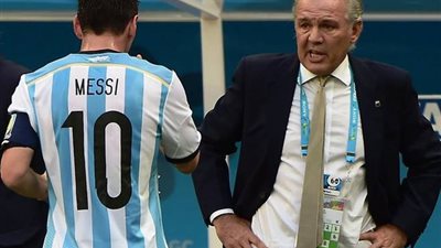 سابيلا يحدد موقفه من تدريب الأرجنتين