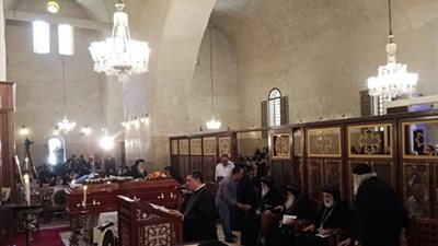 تسابيح الأبناء تحتضن جثمان نيافة الأنبا إبيفانيوس