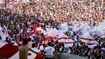 قوات الأمن تخلي مدرجات ستاد السويس.. تعرف على السبب
