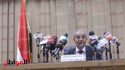 وزير التموين لـ بوابة المواطن: تصحيح البيانات بـ رسائل المحمول عند إضافة المواليد على بطاقة التموين 2018