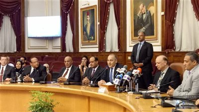 محافظ القاهرة يشكر أولياء الأمور على اهتمامهم بأبنائهم