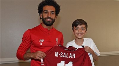 فيديو.. محمد صلاح يحقق أمنية لاجئ سوري مريض بالضمور العضلي