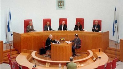 المحكمة الإسرائيلية العليا تؤجل قرارها في الالتماس لوقف هدم الخان الأحمر 
