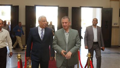 صور.. محافظ كفرالشيخ يهنئ مدير الأمن الجديد بمكتبه لبحث عدد من الملفات الأمنية