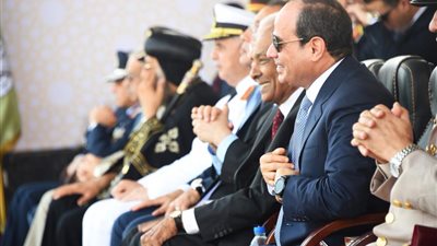 عاجل.. وصول الرئيس السيسي لـ حفل تخريج الدفعة 156 ضباط صف