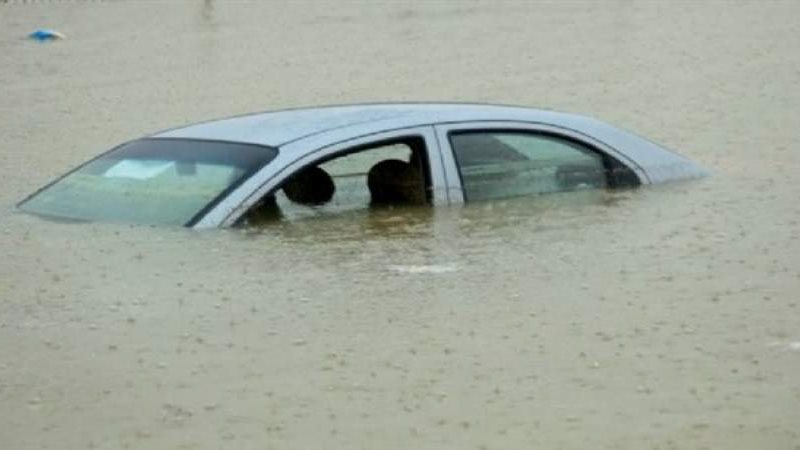 سقوط سيارة بترعة