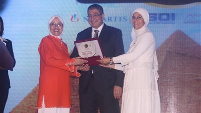 صور.. الملتقى الدولي العلمي الثالث لـ طب الأسنان يكرم نخبة من الأطباء