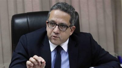 وزير الآثار يشهد صلاة الجمعة في المسجد العباسي بـ بورسعيد