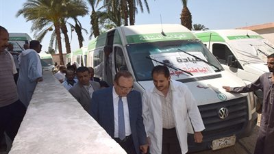 محافظ بني سويف: الكشف على 1200 مواطن بقافلة طبية لمديرية الصحة 
