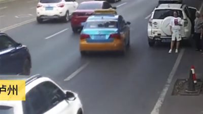 فيديو.. سائق تسبب في وقوع 50 حادث تصادم بـ طريقة مفزعة