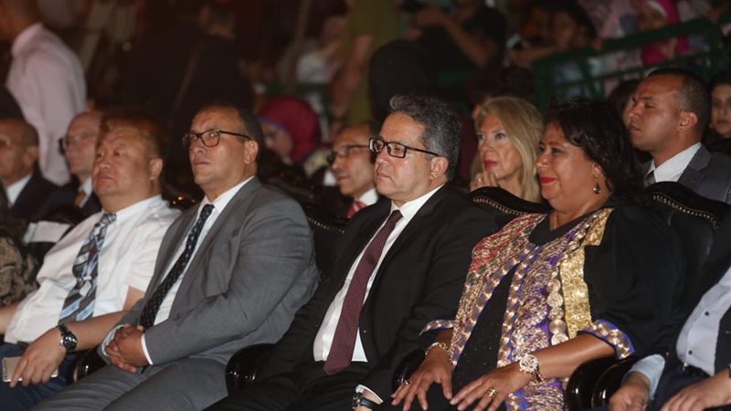 وزيرة الثقافة إيناس
