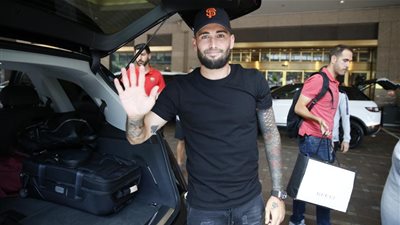 رسميا.. أليكس فيدال يحصل على إذن برشلونة