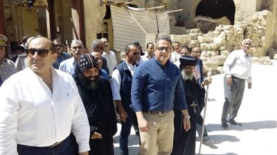 بث مباشر زيارة وزير الآثار لـ محافظة سوهاج لتفقد الدير الأبيض