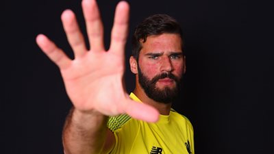 ليفربول يحدد رقم أليسون ضد نابولي