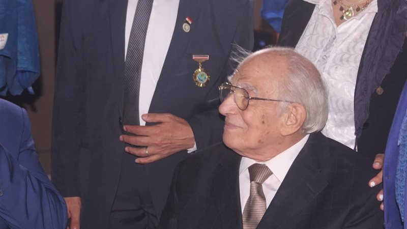 الفنان رشوان توفيق
