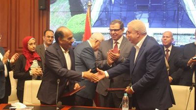 صور.. وزير القوى العاملة يوقع بروتوكول تعاون مع القطاع الخاص