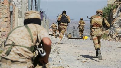 مقتل 50 من الحوثيين و10 من قوات هادي في معارك اليوم بـ اليمن