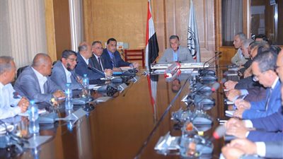 هشام عرفات يتابع تحسين الخدمات بـ 