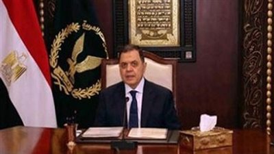 وزير الداخلية يعقد اجتماعًا موسعًا مع مساعديه