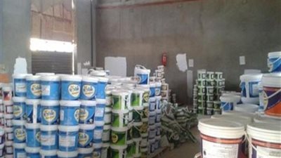 حملة تموينية في البحيرة.. وضبط 4.870 طن بويات ودهانات مجهولة المصدر