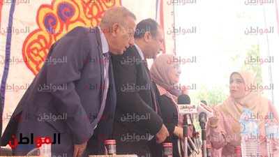 صور.. محافظ الجيزة يكرم أطباء مستشفى منشأة القناطر تقديرا لمجهوداتهم 