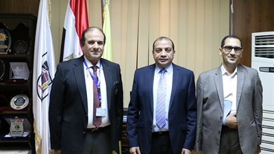 رئيس جامعة بني سويف يستقبل مندوبي الأكاديمية العربية الافريقية بـ دولة ليبيا 