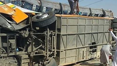 بالأسماء.. إصابة 4 أشخاص في حادث انقلاب سيارة بـ دمياط 