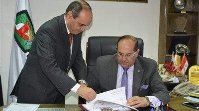محافظ سوهاج يعتمد نتيجة الدور الثانى للشهادة الإعدادية بنسبة نجاح 93 %