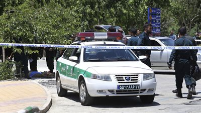 طهران تعلنها: جهات خارجية وراء الاحتجاجات