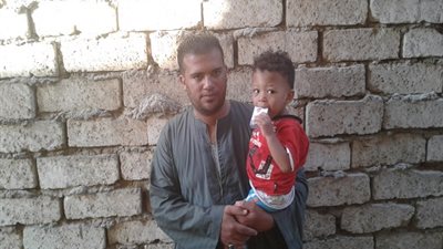 فيديو..والد طفل ببني سويف: حياة ابنى فى خطر ومحتاج عملية زرع نخاع عظمى 
