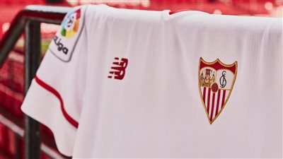 إشبيلية ينفي اهتمام برشلونة بضم زميل ميسي